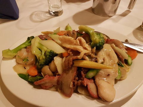 Maple Leaf Chinese & Malaysian Restaurant - Australian Directory 0