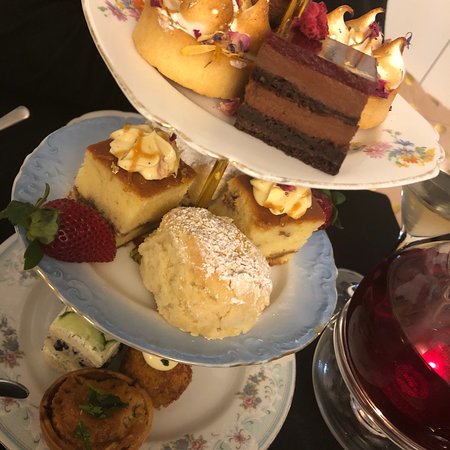 Mary Eats Cake - Australian Directory 0