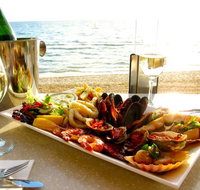 Waves on the Beach - Australian Directory