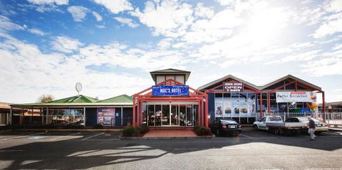 Mac's Melton - Australian Directory 0