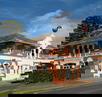 Pakenham Hotel - Australian Directory