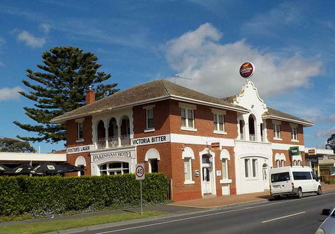 Pakenham Hotel - Australian Directory 0