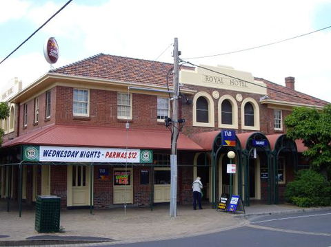 Royal Hotel - Australian Directory 0