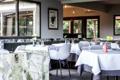 Ten Minutes By Tractor Restaurant - Australian Directory 0