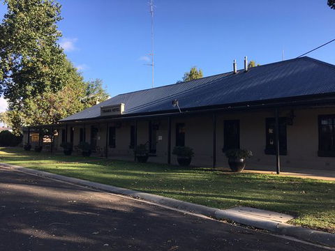 Tinamba Hotel - Australian Directory 0
