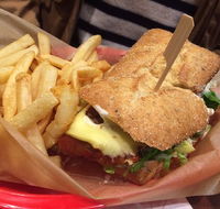 Pirate Petes Round Corner - Australian Directory