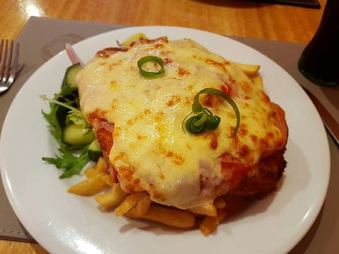 Bomaderry Hotel - Australian Directory 0