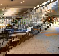 Mealy's Cafe - Australian Directory