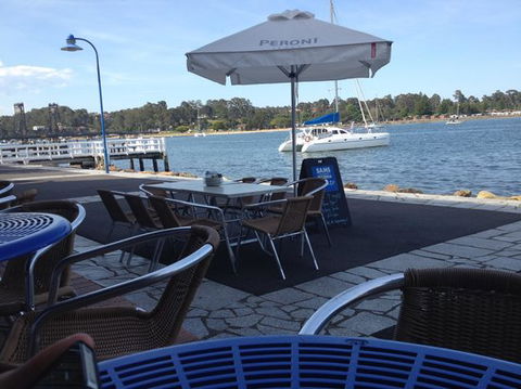Sam's Pizzeria On The Waterfront - Australian Directory 0