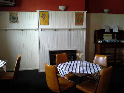 Court House Hotel Restaurant - Australian Directory 0