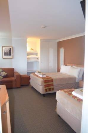Morpeth Lodge Motel - Australian Directory 1
