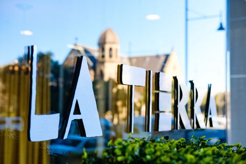 La Tierra Restaurant & Bar - Australian Directory 1