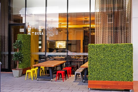 La Tierra Restaurant & Bar - Australian Directory 2