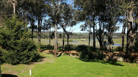 Woodlands Wines - Australian Directory 0