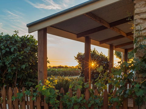 Café In The Vines - Australian Directory 0