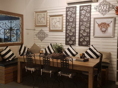 DJ's On Neill Cafe - Australian Directory 0