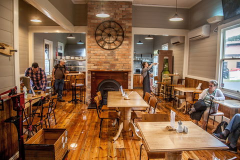 Tracks On Point Cafe - Australian Directory 0