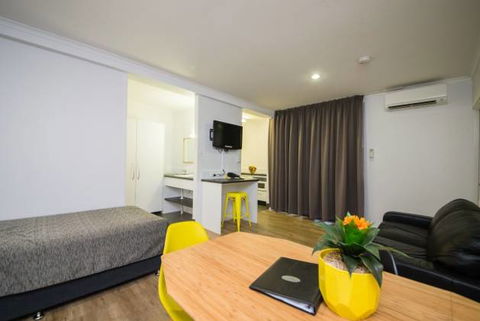 Glenmore Palms Motel - Australian Directory 0