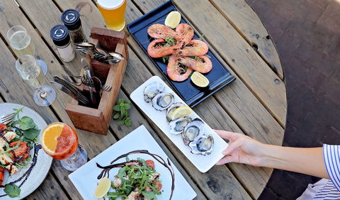 Caledonian Inn ROBE - Australian Directory 0