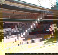 Ivan  Lizzie's - Australian Directory