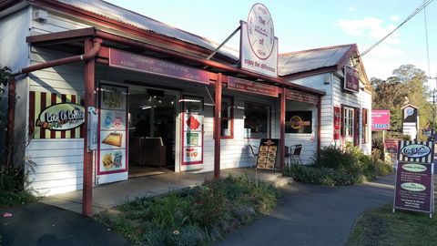 Mogo Fudge And Ice Cream /  Courtyard Cafe / Lots Of Lollies Mogo - Australian Directory 0