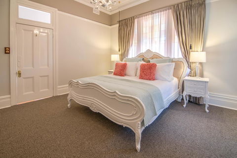De Russie Boutique Hotel - Australian Directory 36