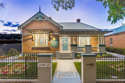 Blue Door Apartments - Australian Directory 0