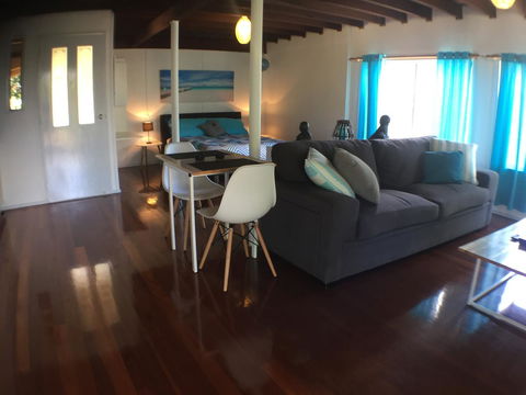 High Tide At Emerald - Australian Directory 10