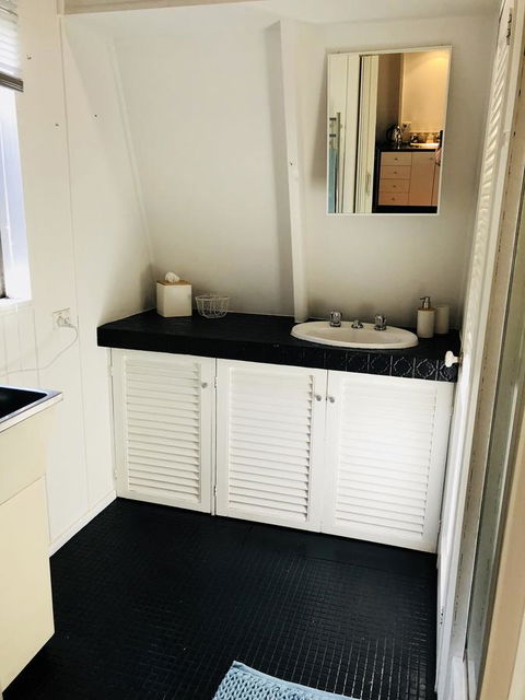 Little Blue Beach House - Australian Directory 13