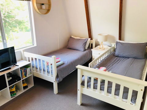 Little Blue Beach House - Australian Directory 5