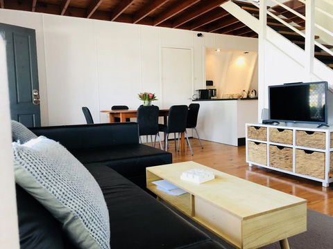 Little Blue Beach House - Australian Directory 7