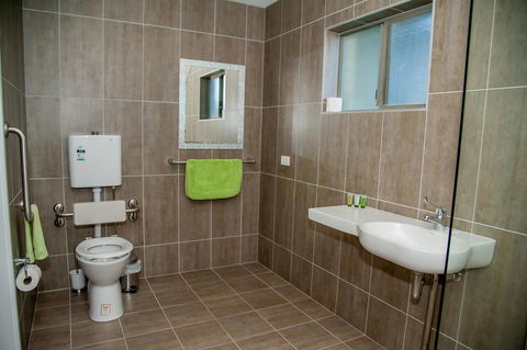 Sinclairs Country Retreat - Australian Directory 38