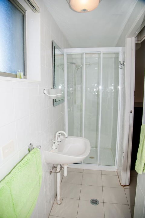 Sinclairs Country Retreat - Australian Directory 28