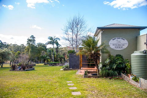 Sinclairs Country Retreat - Australian Directory 16