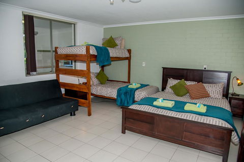 Sinclairs Country Retreat - Australian Directory 31
