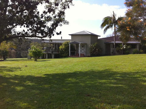 Sinclairs Country Retreat - Australian Directory 1