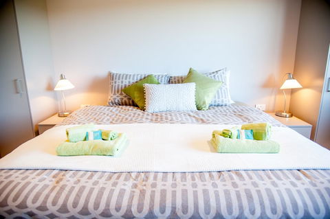 Sinclairs Country Retreat - Australian Directory 3