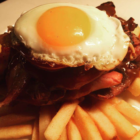 Warilla Hotel - Australian Directory 0