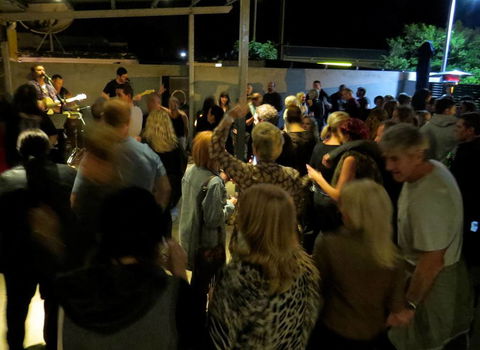 Warilla Hotel - Australian Directory 4