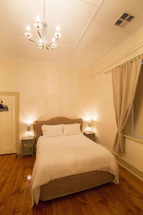 Wellington Courthouse - Australian Directory 1