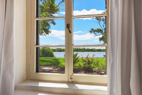 Wellington Courthouse - Australian Directory 18