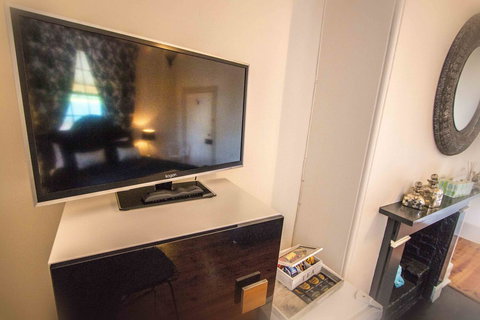 Wellington Courthouse - Australian Directory 6