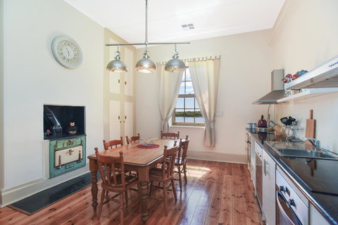 Wellington Courthouse - Australian Directory 23