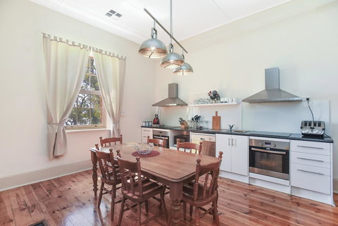 Wellington Courthouse - Australian Directory 22