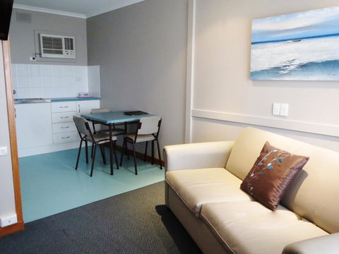 Stansbury Holiday Motel - Australian Directory 39