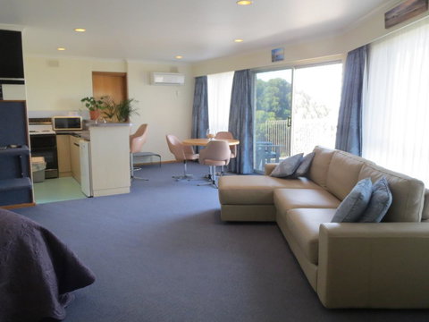 Stansbury Holiday Motel - Australian Directory 36