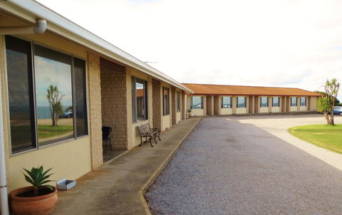 Stansbury Holiday Motel - Australian Directory 34