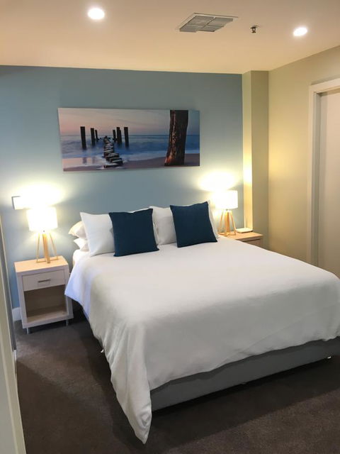 Beachside Luxury 2 Bedroom Getaway - Australian Directory 23