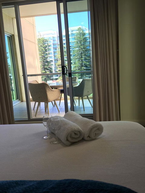 Beachside Luxury 2 Bedroom Getaway - Australian Directory 24