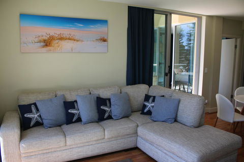 Beachside Luxury 2 Bedroom Getaway - Australian Directory 11